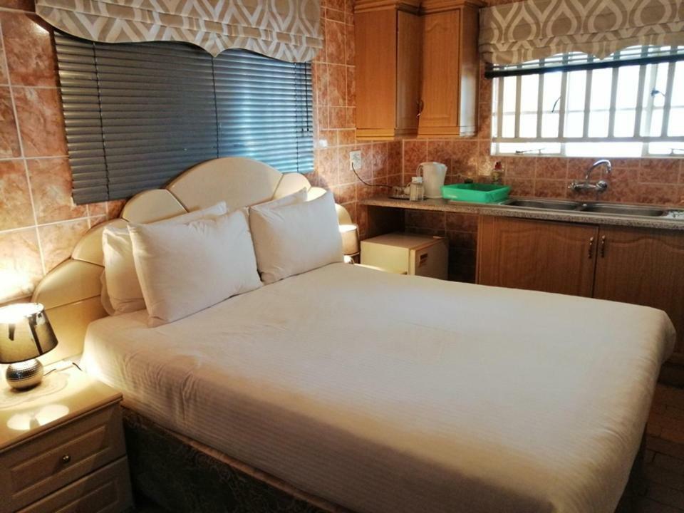 Lenasia Guest Lodge 외부 사진